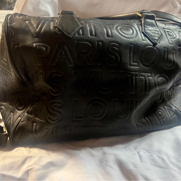 Authentic LV leather embossed speedy cube 30 handbag - Picture 5 of 8